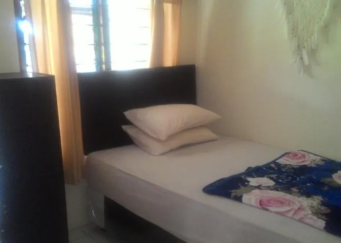 Liang House And Hostel