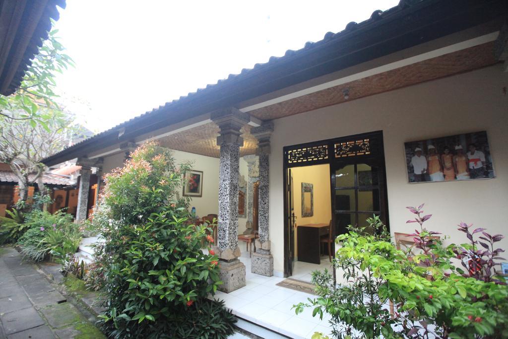 Liang House And गेस्ट हाउस